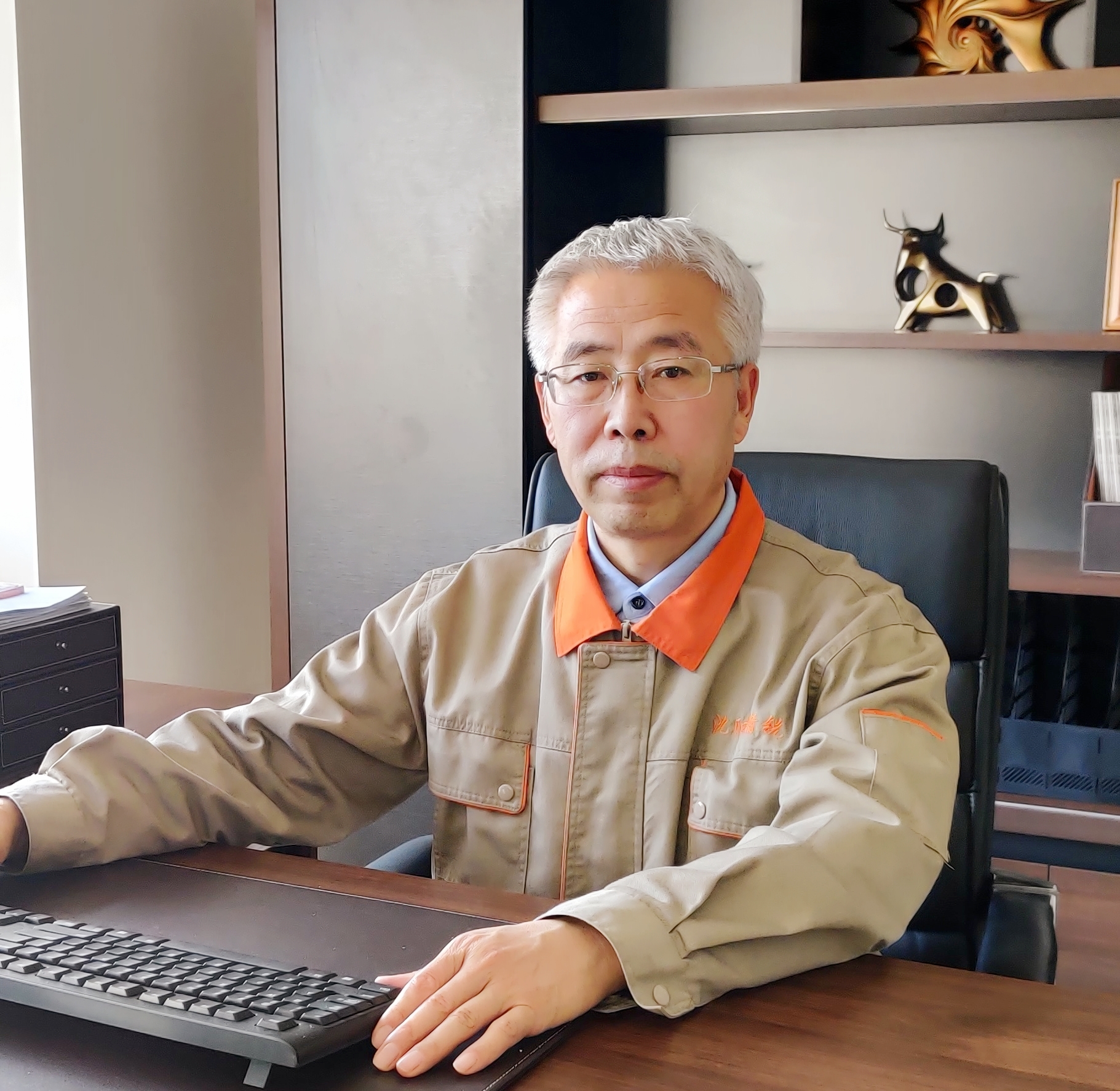 热烈庆贺我司董事长李宪凯同志当选沈阳市于洪区第十五届人民代表大会代表(图2) 公司董事长照片:李宪凯 竖版 (2).jpg